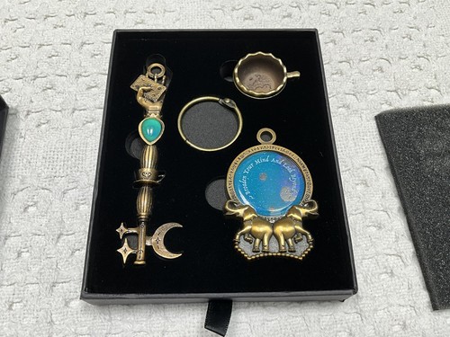 Litjoy Llave de Adivinación La Taza de Té Grimm Harry Potter Llave Mágica Colección NUEVO - Imagen 2 de 7