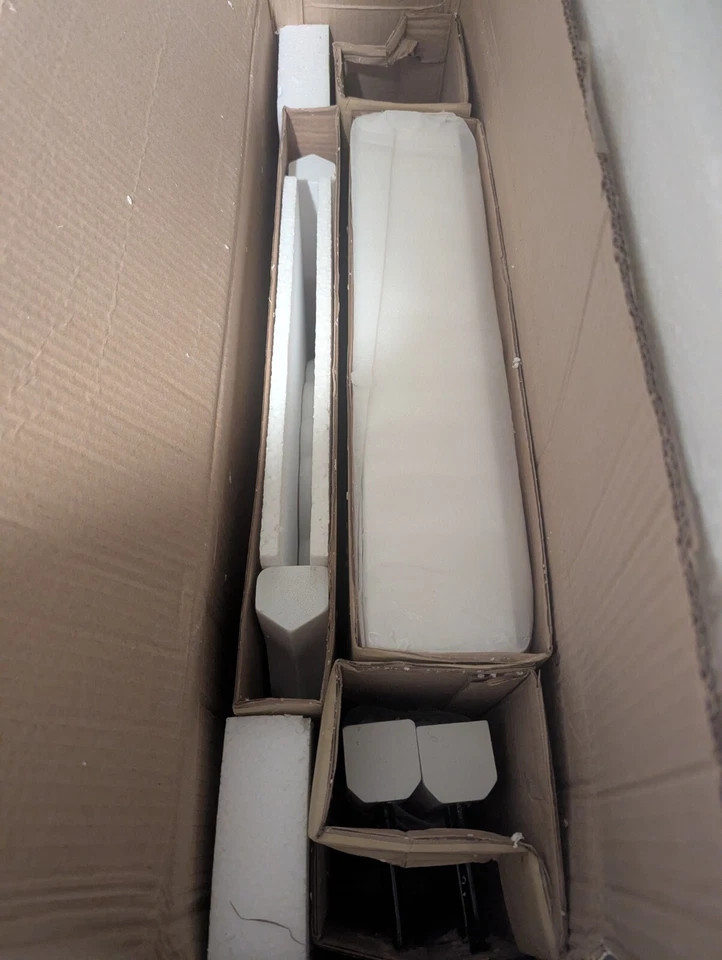 NUEVO RARO Tocador y Taburete Vintage Princesas Disney Hecho de Madera Foto 2 de 4