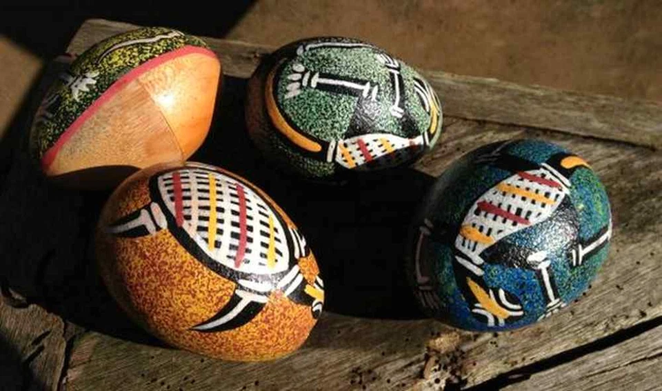 NATURAL ARTS 1 Egg Shaker Schüttel Ei Rassel aus Holz mit Aborigines Australien Malerei