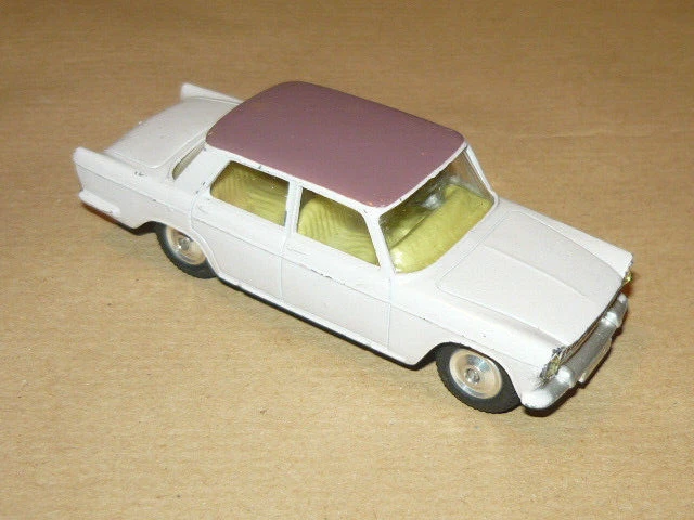 CORGI TOYS 210 FIAT 2100 BERLINA AUTOMODELLO SCALA 1/43 MINT CONDITIONS reprobox - Immagine 2 di 4