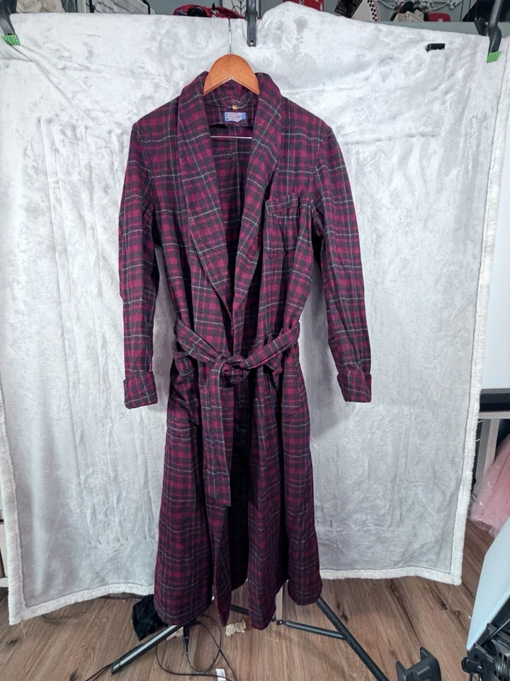 Pendleton 100% Virgin Wool Plaid Robe Burgundy Black Vintage Size M - Image 2 of 4