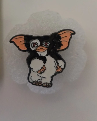 GIZMO-GREMLINS-PIN-2 OR MORE PINS SHIPPING IS $5.49-SPEND $20 SHIPPING IS FREE