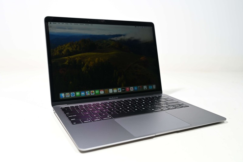 A1932 MacBook air 13" 2019 8GB ram 256GB SSD