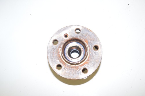 BMW F45 225i Radnabe mit Lager Wheel hub with bearing 8845775 6874443 6850415