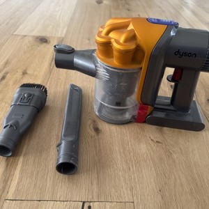 Dyson DC34 Handstaubsauger braucht neuen Akku