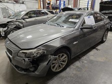 Used Left Upper Grille fits: 2015 Bmw 528I upper bumper mounted w/o night vision