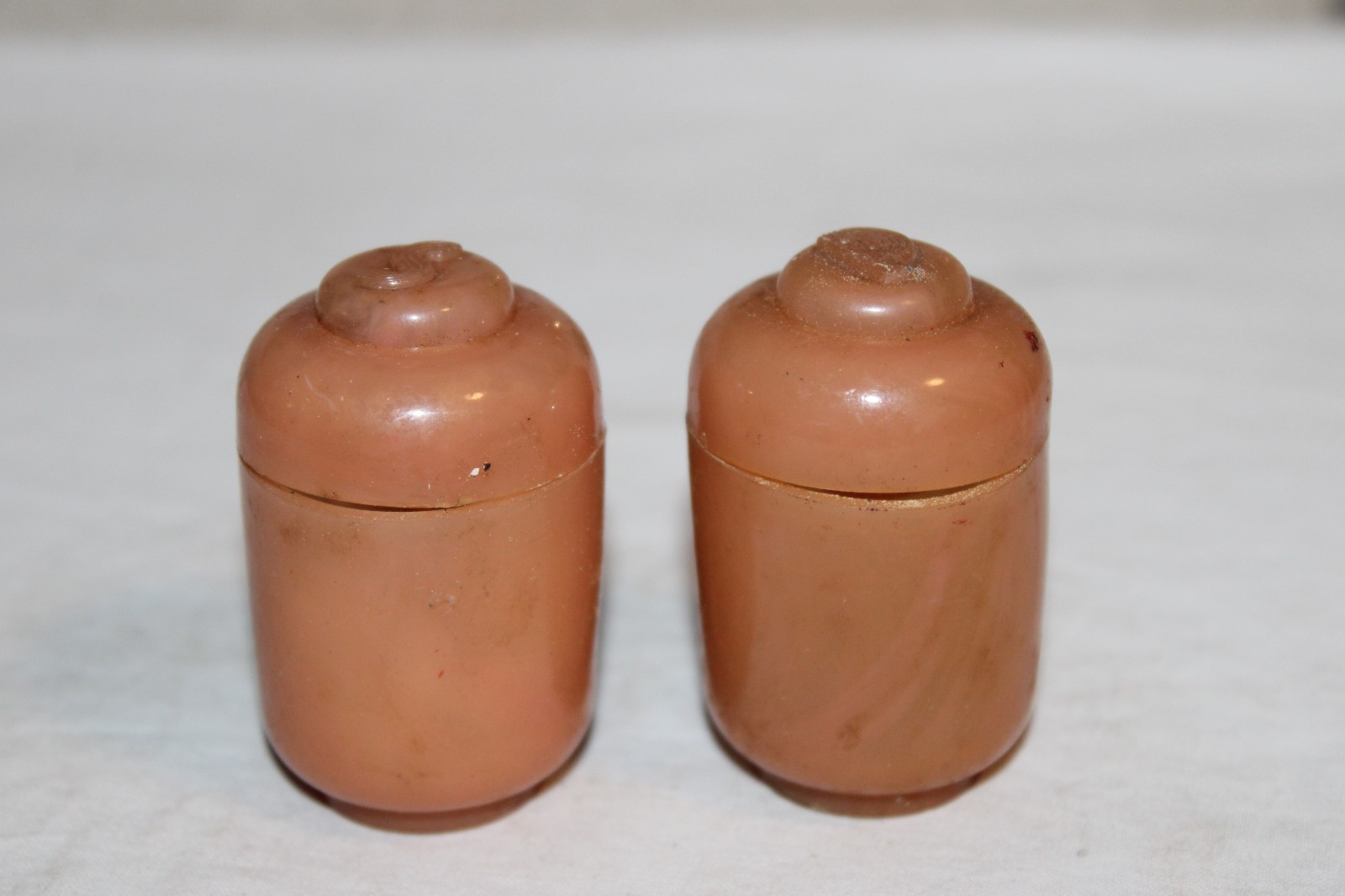 Vintage Carvanite Push Button Mechanical Plastic Salt & Pepper Shaker Set