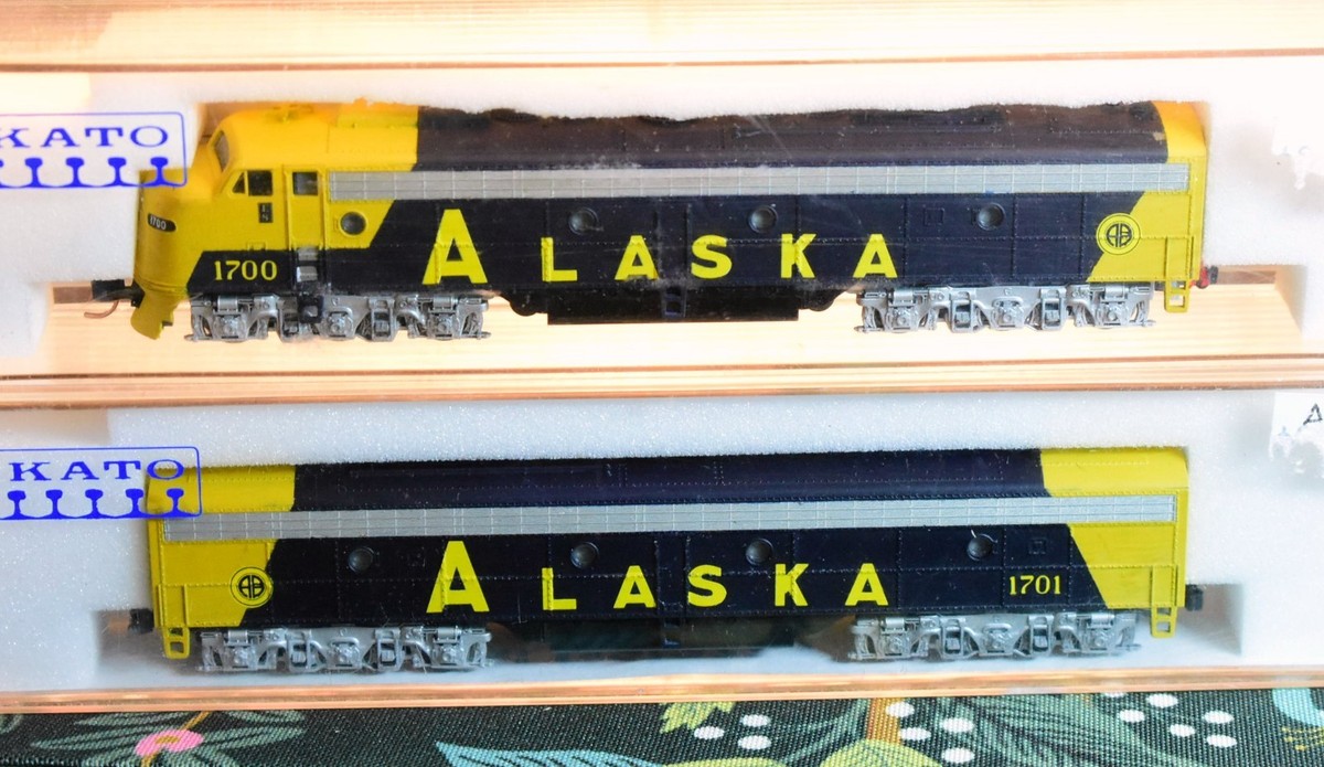N Scale KATO Dream Designs Alaska Railroad F7 A/B Locomotives 1700