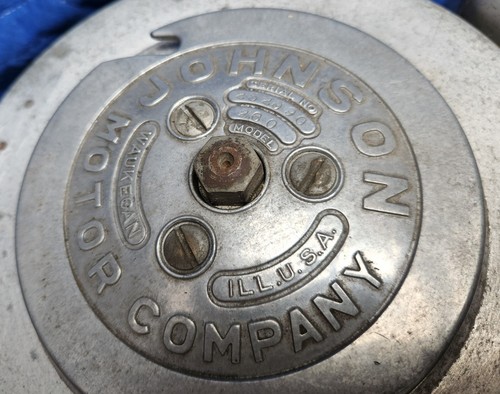 Vintage 1930s Johnson Model 200 Outboard Twin Stroke Motor - Picture 11 of 12