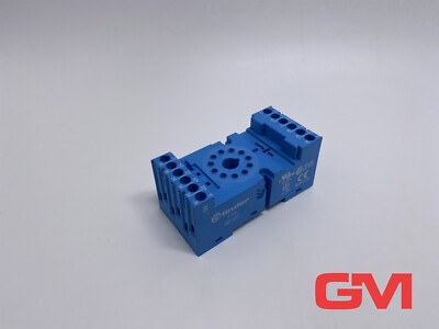 Finder Relaissockel  Type 90.03 relay base socket 300 V 10 A Fassung Klemme blau