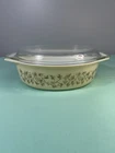 Vintage Pyrex  045 Grapes & Leaves Cream & Gold 2 1/2 Qt. Casserole Dish W Lid