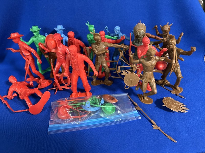 Vintage MPC 5" Cowboys & Indians Lot of 18 Some accessories on Sprue