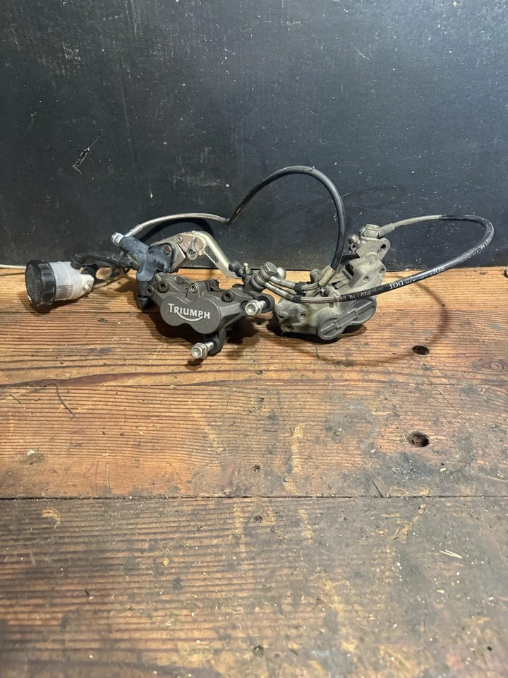 Triumph Daytona t595 955i cilindro mestre de freio dianteiro, pinças, alavanca e mangueiras - Imagem 3 de 3