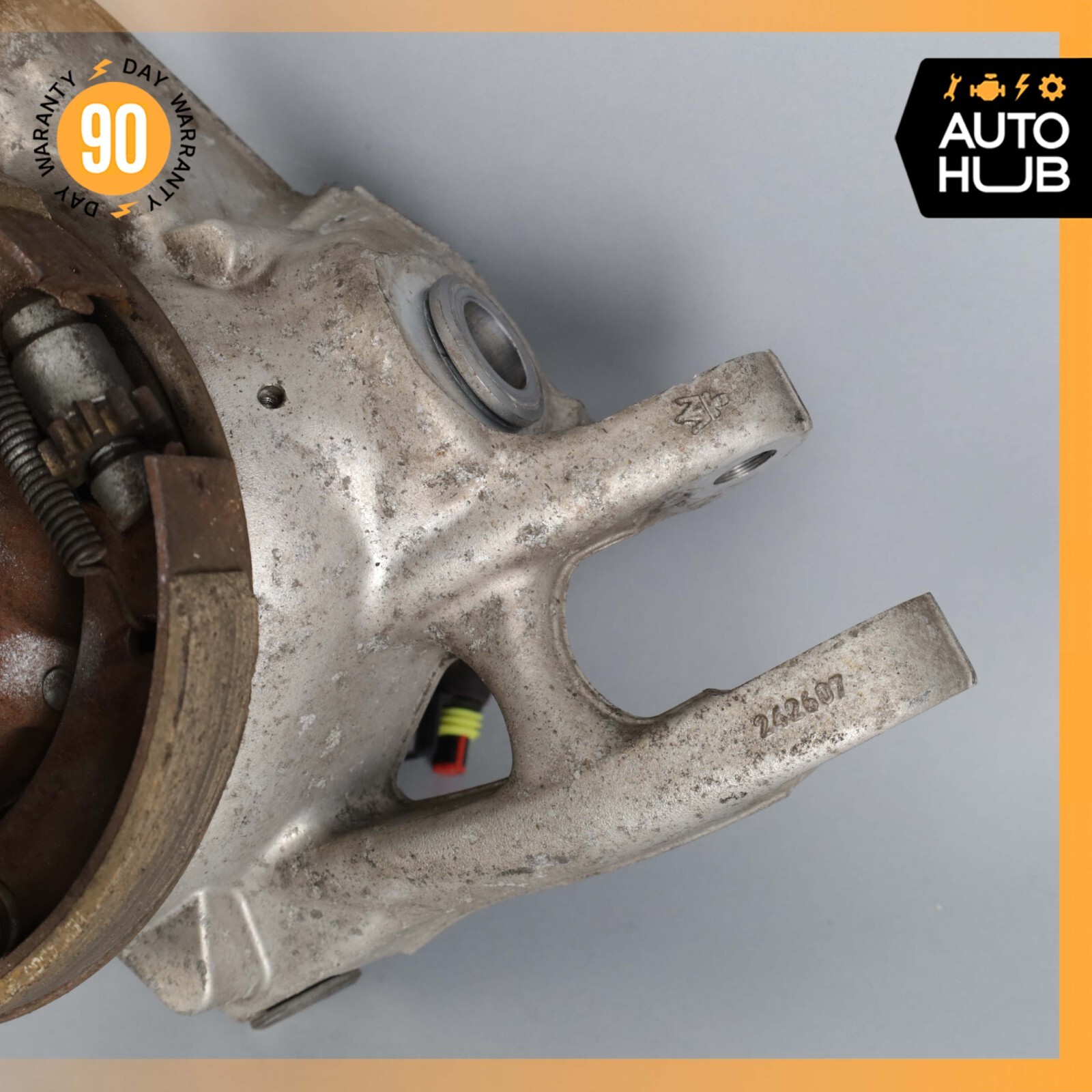 11-19 Maserati GranTurismo S M145 Rear Right Side Spindle Knuckle Hub OEM 29k