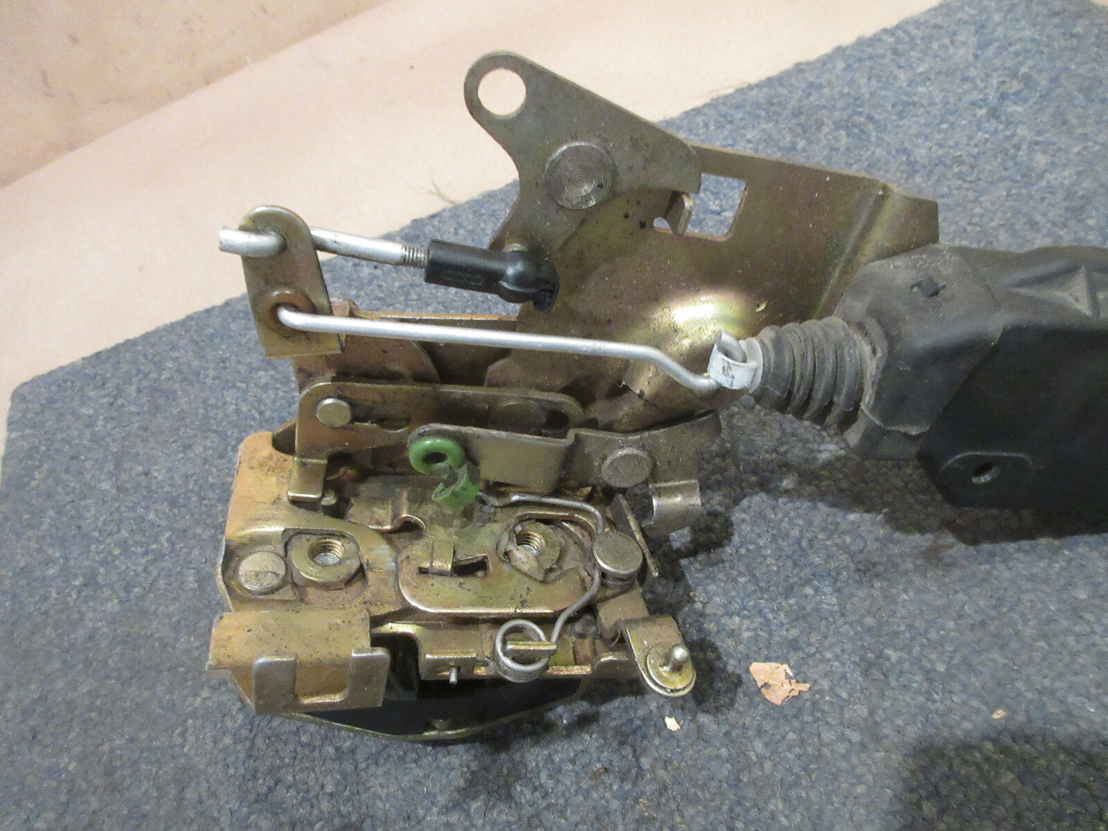 Ferrari Testarossa, 512TR  RH Door Latch Actuator Assy  - P/N 61506100 
