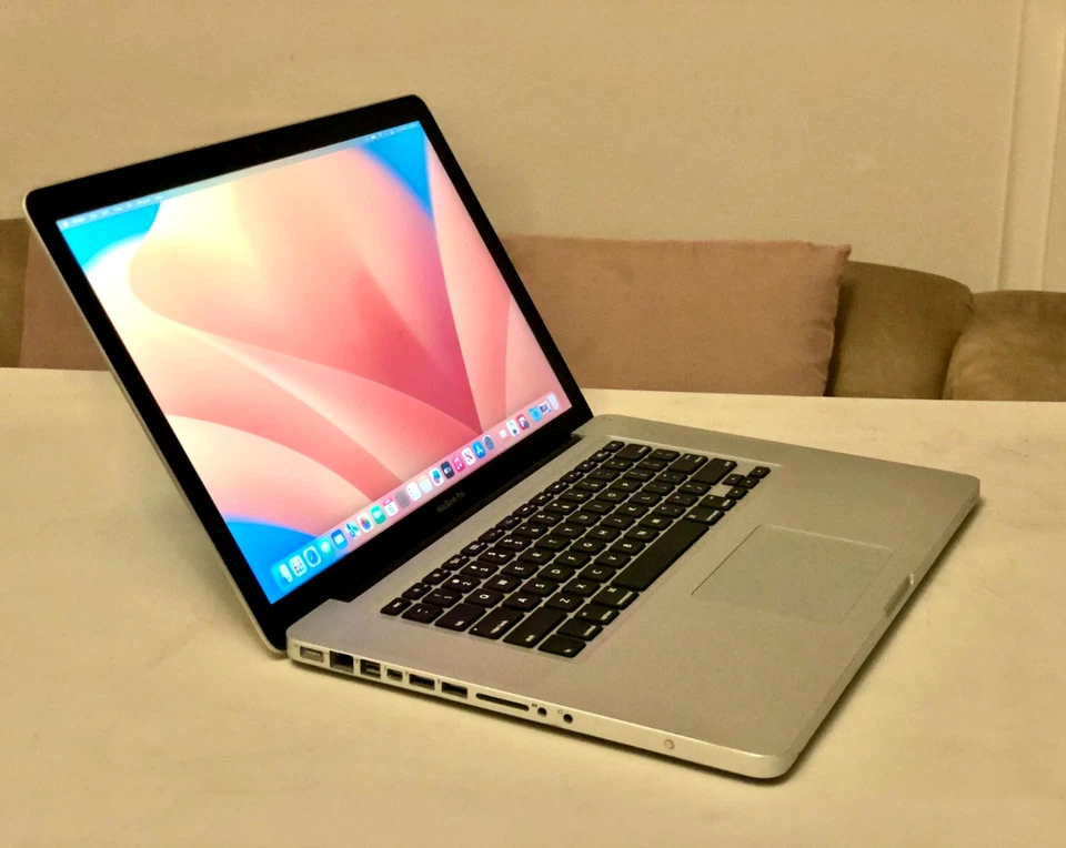 MacBook Pro 15.4“ Intel i7 CPU 16G RAM 240G SSD Apple MacOS Ventura DVD-RW A1286 - Image 2 of 4