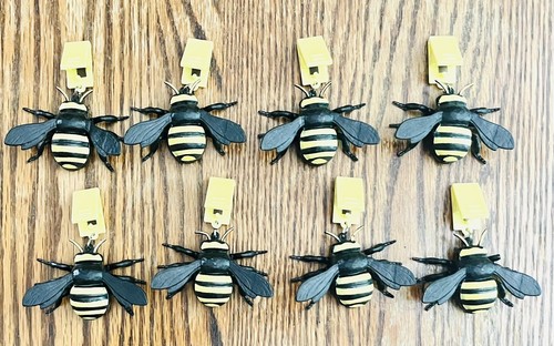 Tablecloth Yellow Insects Vintage Tablecloth Picnic Weights Clip Insect Bees Set Of 8 Black And ...