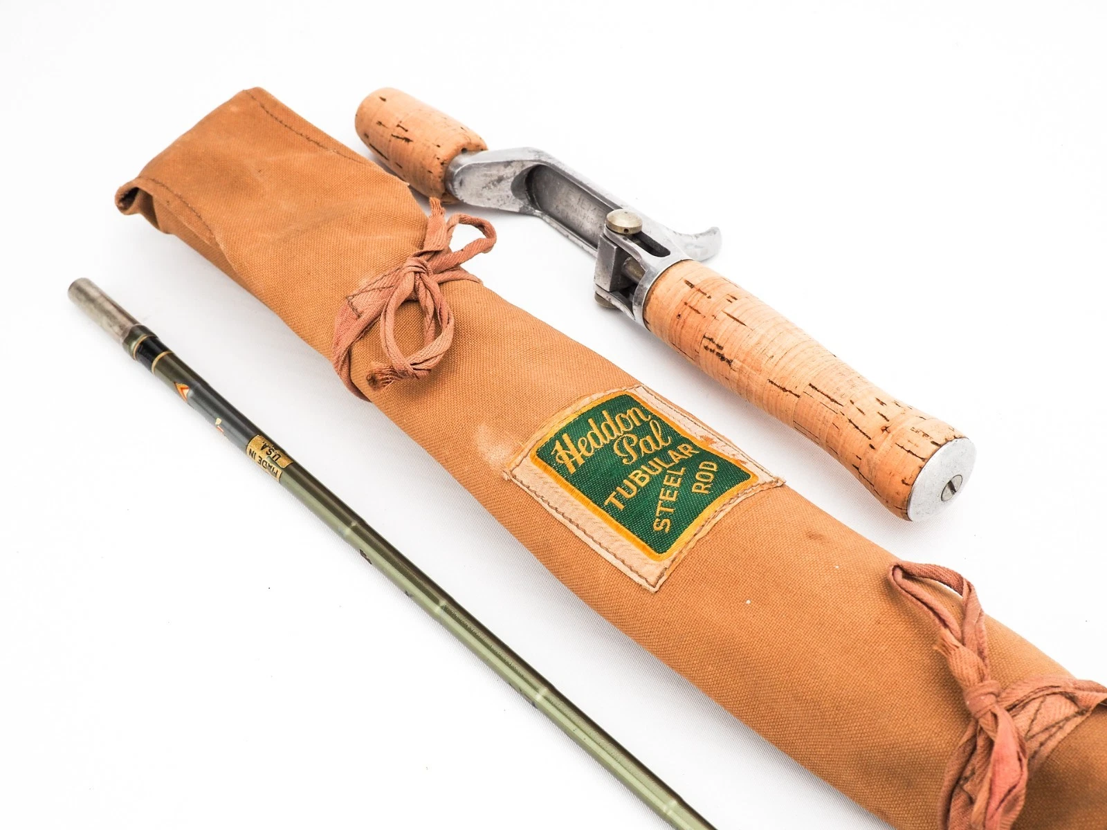 MADE IN THE USA - TRUE TEMPER THE AMERICAN FORK & HOE 5' 2" BAITCASTING ROD
Opens in a new window or