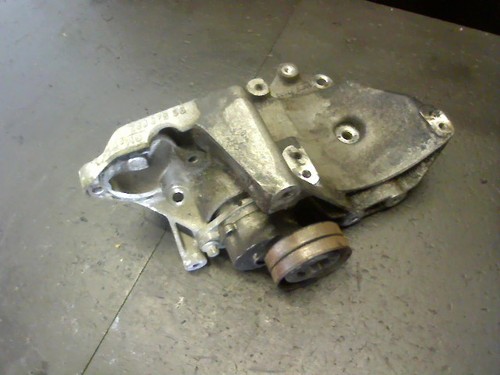 Spannrolle M Kompressorbefestigung Opel Vectra 1.6 B 74 KW 100 PS Limousine