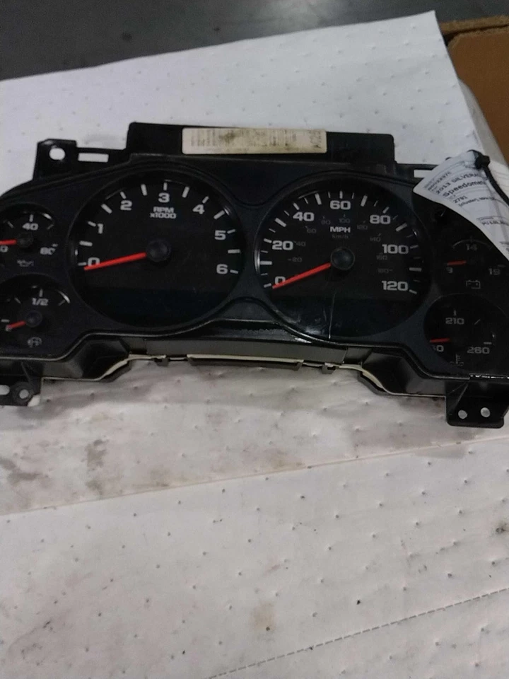 2013 Chevrolet Silverado 3500 Speedometer Gauge Red OEM 584423 159k Miles - Image 2 of 4