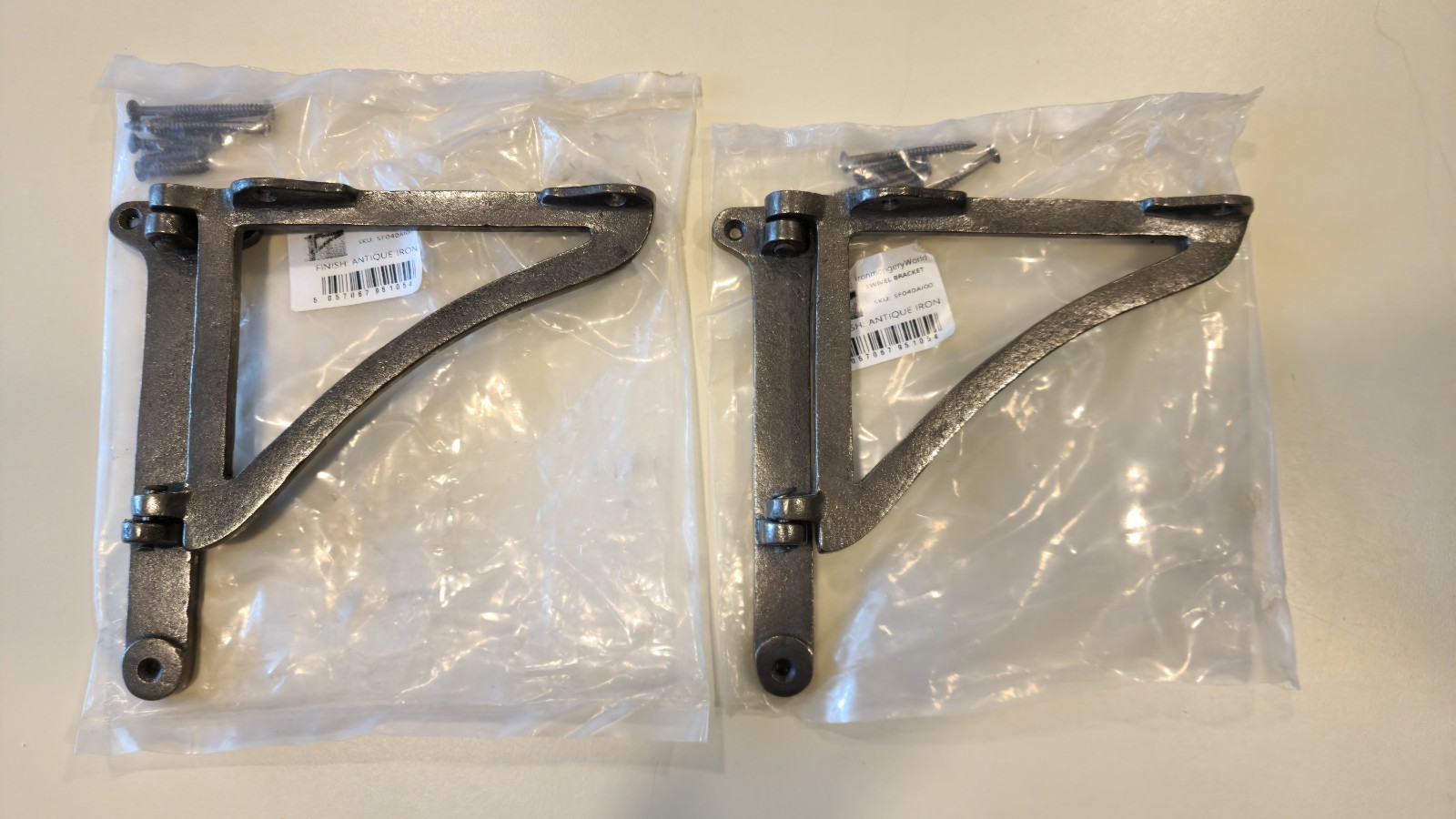 Cast Iron Folding Shelf Brackets Antique Iron Finish Rustic Farmhouse Industrial