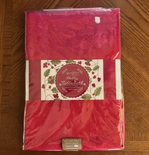 American LInen Home Collection Holly Tablecloth Red Polyester Rectangle 60x84