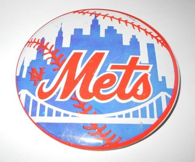 1960's Large 6'' Litho Tin New York Mets Souvenir Pin Button Muchinsky Book Copy