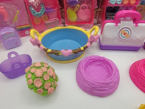Lotto accessori Barbie scarpe, borse, animali unicorno animali domestici, bambino, cavallo a dondolo - Foto 6 di 9