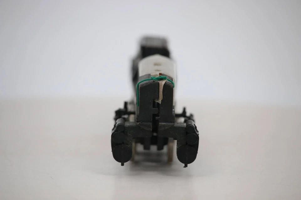 Rivarossi HO 8-Wheel Locomotive Chassis Non-Running Parts/Repair Lot - Image 4 of 4