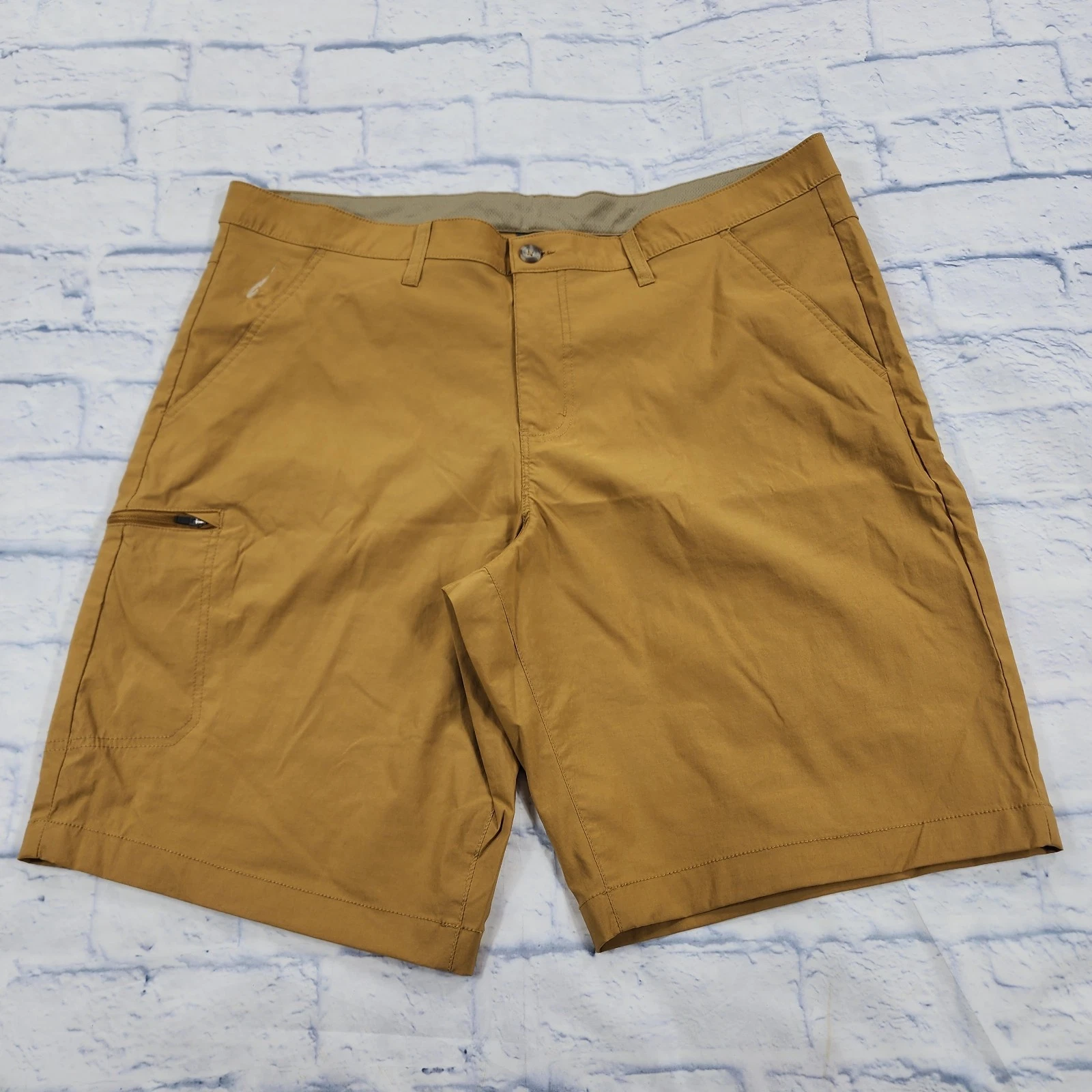 Eddie Bauer MENS SIZE 40 Tan Hiking Shorts Cargo Pocket Nylon Stretch