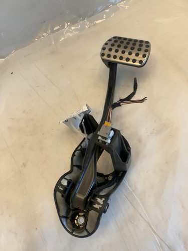 2012 MERCEDES BENZ C250 Coupe Brake Gas Stop Pedal PIN 204290059 OEM - Picture 5 of 8