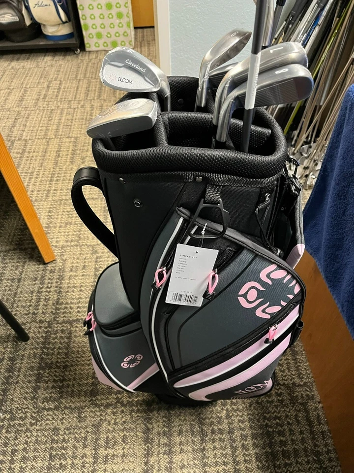 CLEVELAND BLOOM LADIES FULL SET WITH PUTTER + BAG, RH (T-437) NEW! MAKE OFFER!! - Image 2 of 4