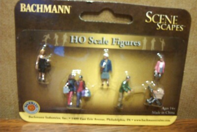 BACHMANN SCENE SCAPES STROLLING PEOPLE HO SCALE