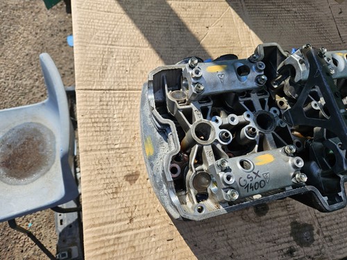 SUZUKI GSX1400 GSX 1400 2002 - 2006 CYLINDER HEAD WITH VALVES - Picture 5 of 7