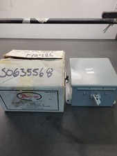 Dwyer 1824-10 Pressure Switch w/Enclosure.