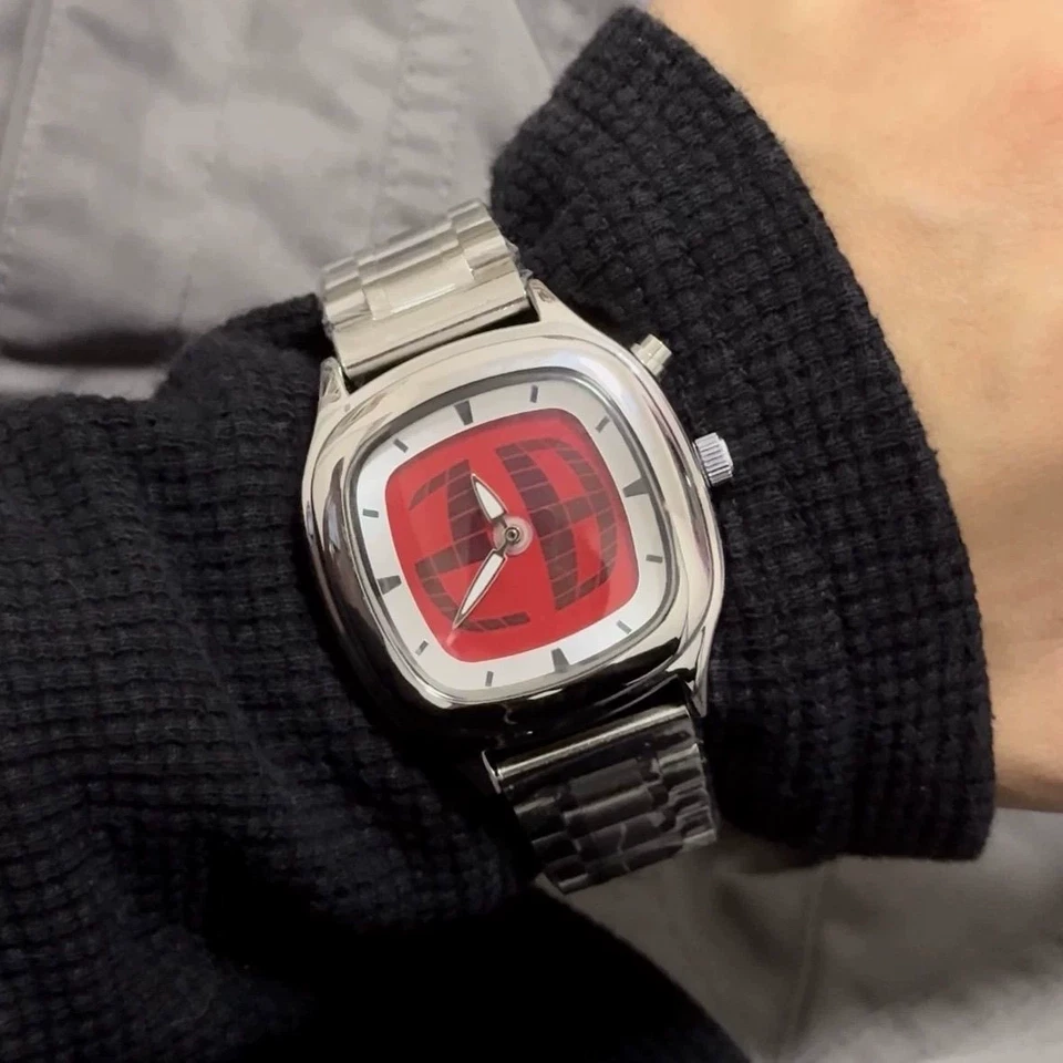 Nuevo Reloj Digital Y2K Acero Inoxidable Pantalla Animada - Rojo Foto 2 de 4