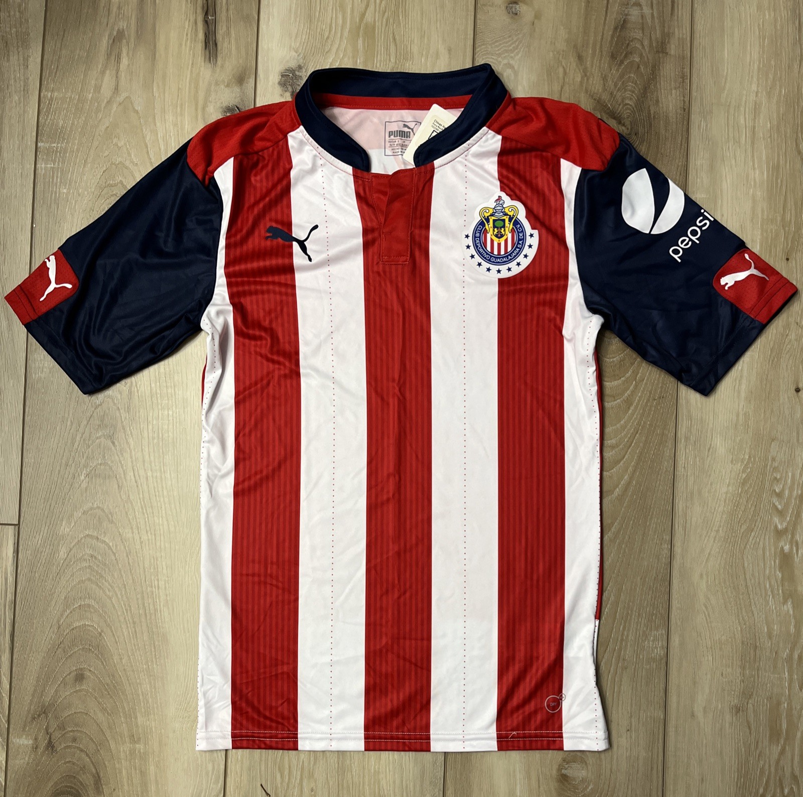 Puma Chivas Guadalajara Home Soccer Jersey 2016/17 Size XS NEW
