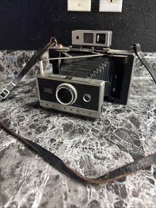  vintage Polaroid Camera Untested  automatic 250 leans 