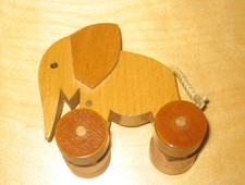 DDR Spielzeug Holz Nachziehtier Elefant, Hund, Ente Katze Pullerparty