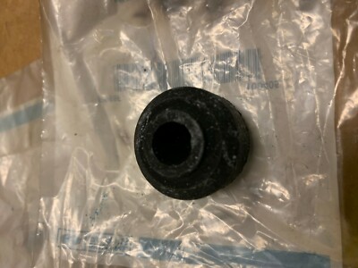 ONE GENUINE FORD REAR STABILIZER SWAY BAR INSULATOR E9AZ-5493-AA