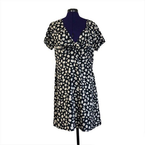 Shein Curve Women's Black White Daisy 
