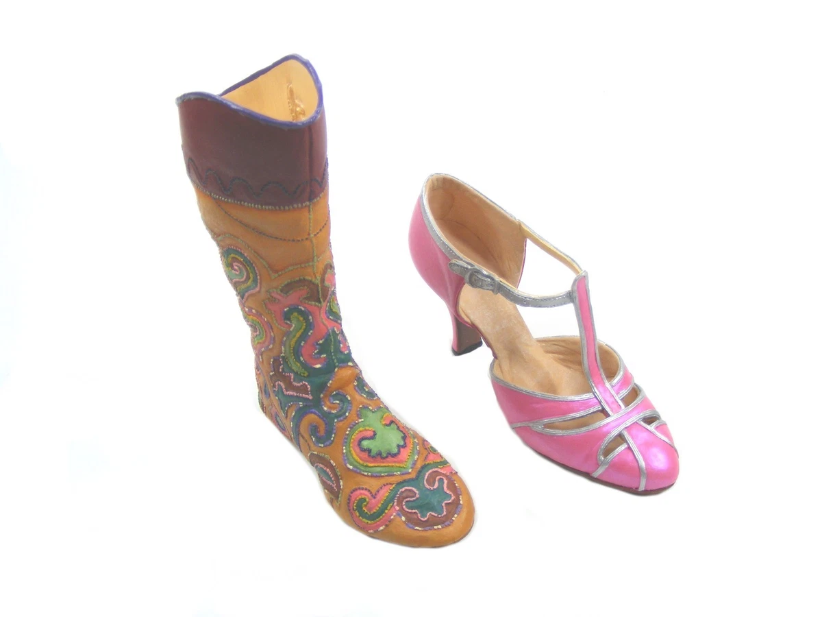 Just the right shoe **Stepping Out in Georgetown** Collector Set 25782 2002