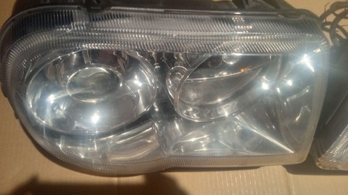 2005-2010 Chrysler 300C SRT8 Driver & Passenger Factory OEM Xenon HID Headlights - Picture 7 of 17