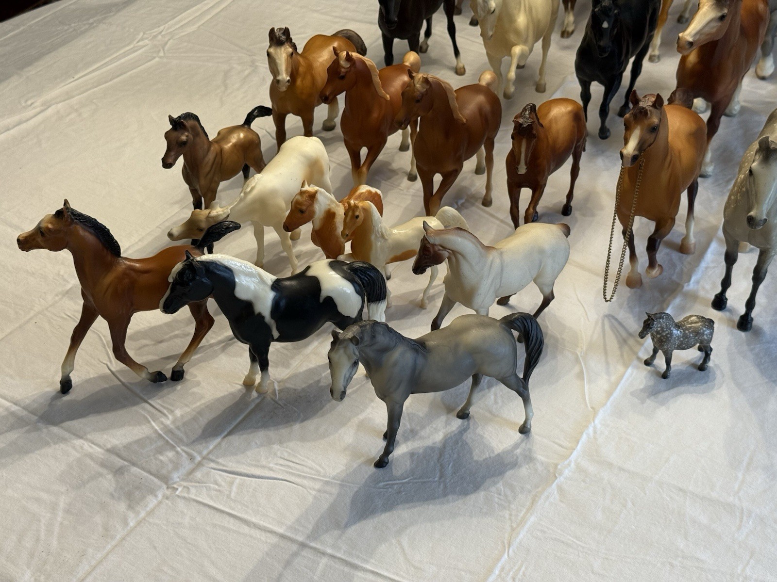 Enormous Lot Of 30 Traditional Scale Breyer Horses • Vintage From The 80’s As Is
