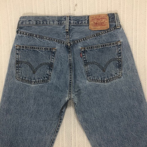 Levi's 501 Jeans Uomo W32 L30 Bottone Fly Lavaggio Leggero Denim Pantaloni Gamba Dritta - Foto 7 di 8