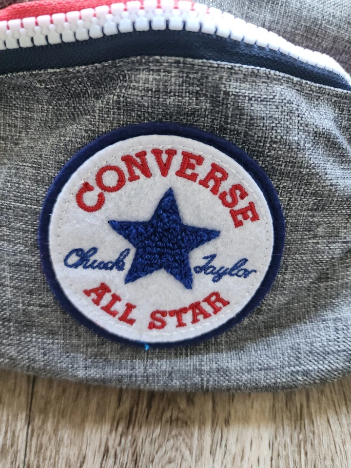 Bolso Bandolera Converse All Star Chuck Taylor Riñonera Gris Bandolera Foto 2 de 4