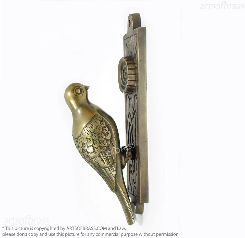 Llamador de puerta principal de pájaro carpintero de latón vintage - decoración y perchas retro para pájaros Foto 3 de 4
