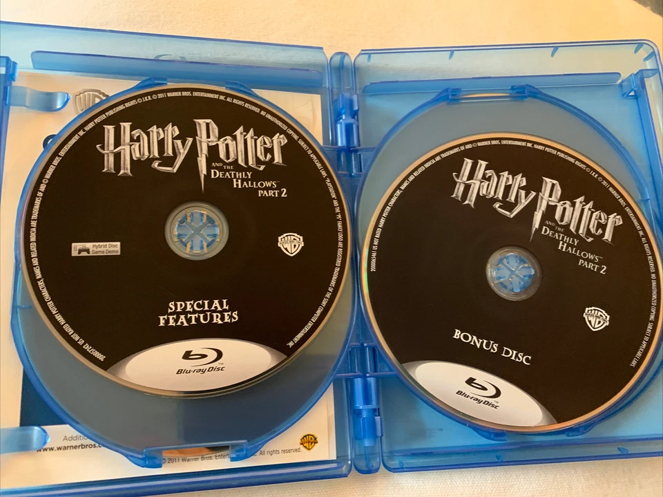 Harry Potter and the Deathly Hallows Part 2 Exclusive (4-Disc Blu-ray)Authentic - Image 4 of 4