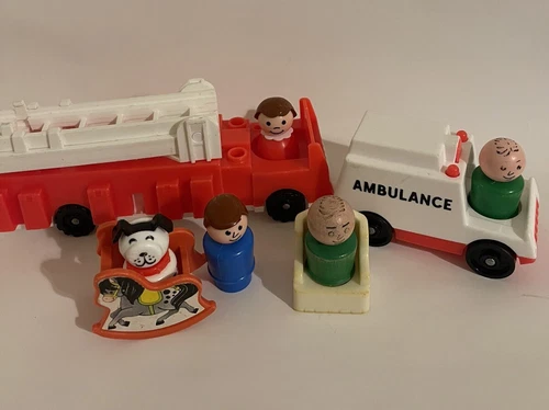 VTG FISHER PRICE LITTLE PEOPLE FIRE ENGINE AMBULANCE CAR DALMATION PEOPLE