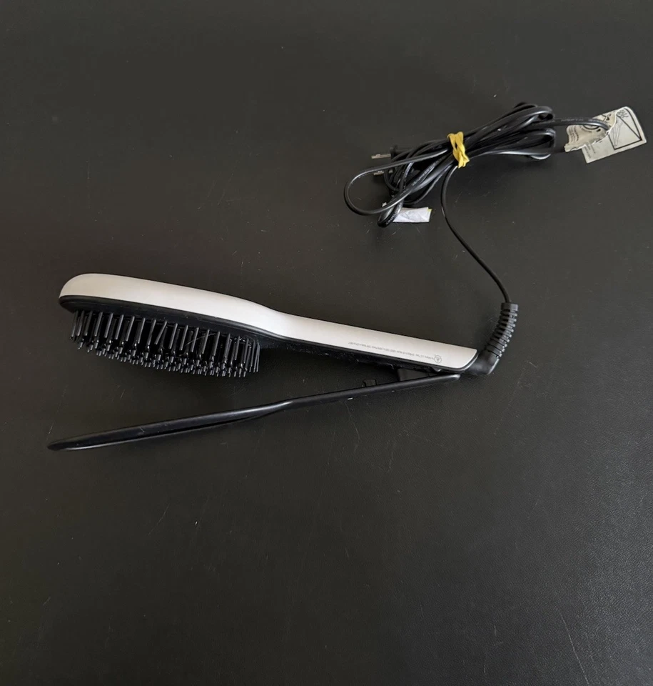 InStyler Model 00620 Glossie Ceramic Styling Heat Brush Straightener Flat Iron - Image 3 of 4